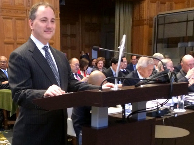 Philippines to Trung Quoc boi dap dao la tan pha day bien hinh anh