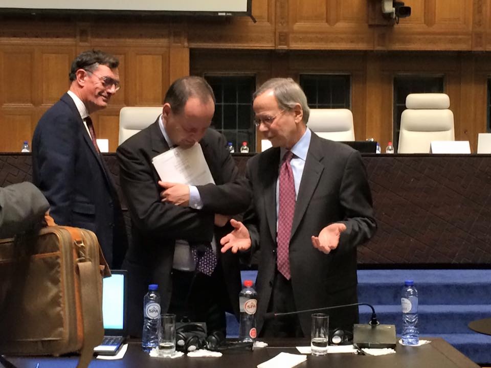 Philippines to TQ ngan tiep te binh si o Bai Co May hinh anh