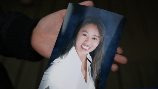 Nhung cuoc doi dang do cua nan nhan vu xa sung o My hinh anh