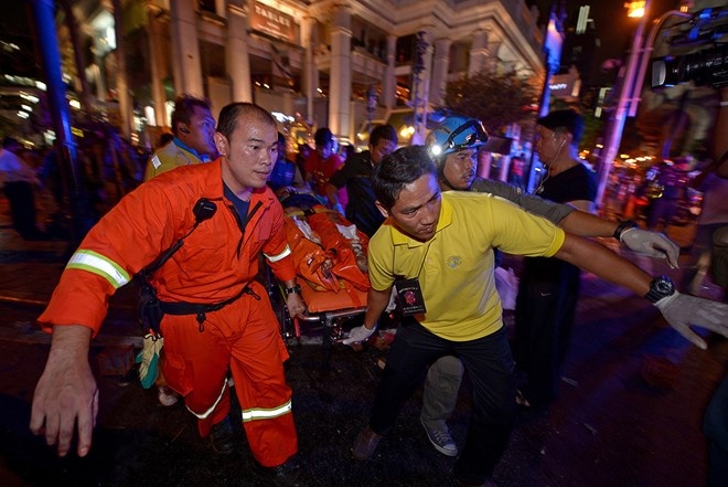 Lần đầu tiên một vụ tấn công nghiêm trọng nhằm vào khách du lịch xảy ra ở giữa thủ đô Bangkok. Ảnh: Reuters