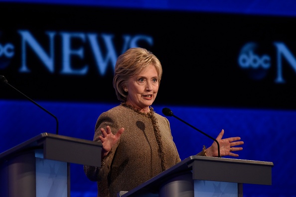 Dang Cong hoa My cong kich ba Clinton vi phat bieu ve IS hinh anh