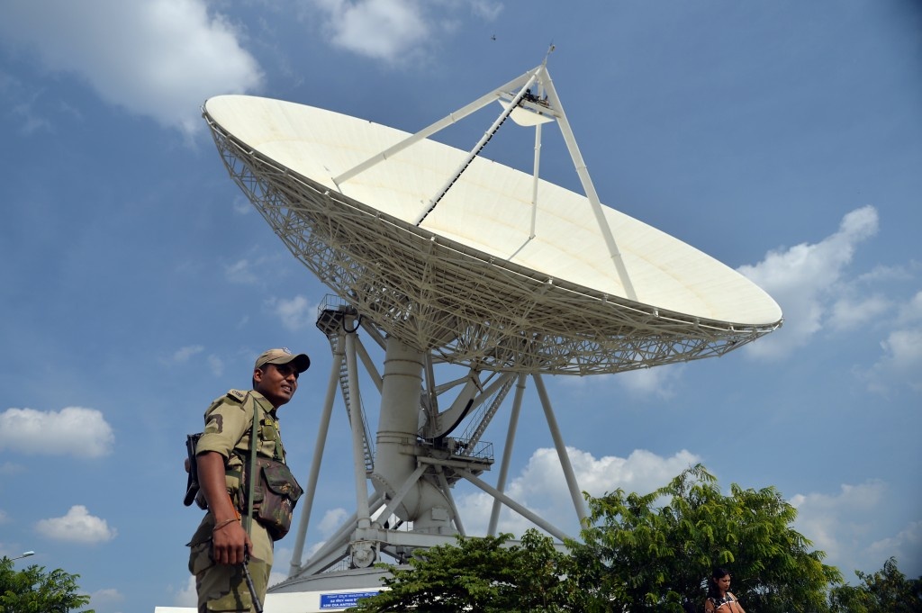 An Do lap tram ve tinh o Viet Nam de theo doi Bien Dong hinh anh