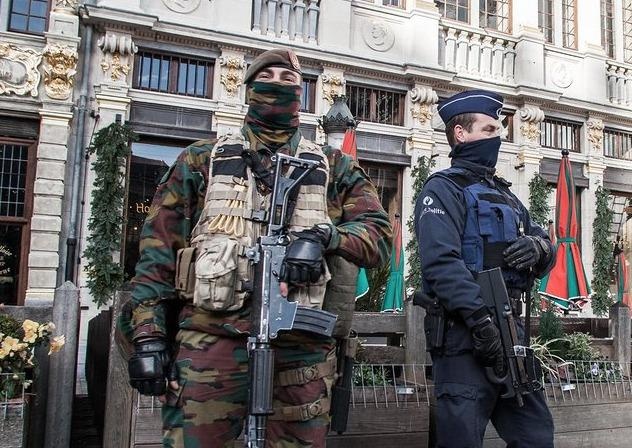 5 thang rong ra san duoi chu muu vu khung bo Paris hinh anh