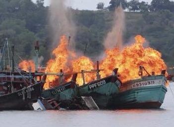 Indonesia lai danh chim 13 tau ca Viet Nam hinh anh