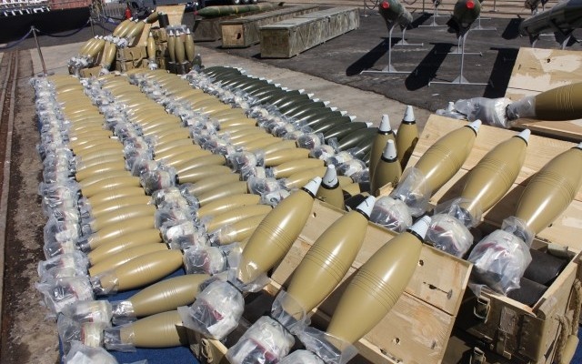 Hai quan My chan tau Iran cho vu khi lau hinh anh