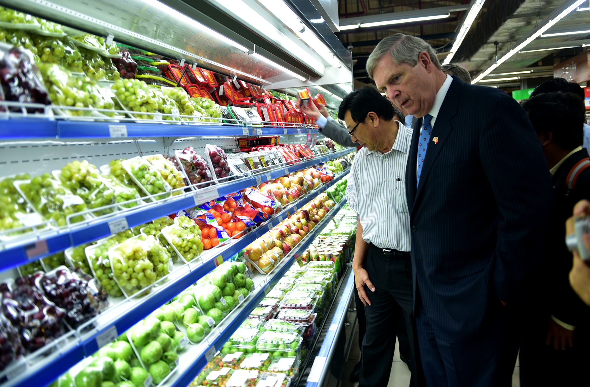 Bo truong Nong nghiep My khao sat thi truong Viet anh 1