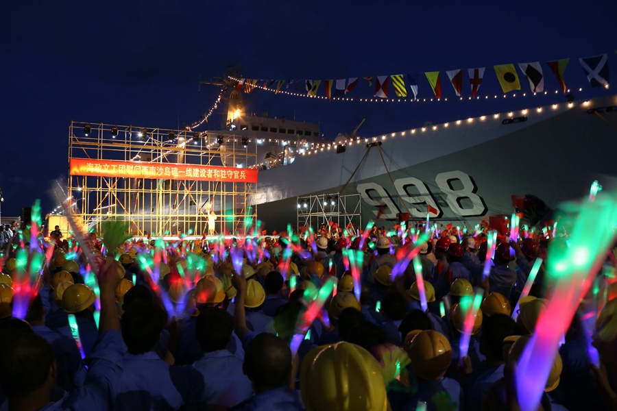 Trung Quốc đưa tàu chiến 20.000 tấn đến Trường Sa ảnh 1 Trung Quoc dua tau chien 20.000 tan den Truong Sa anh 1