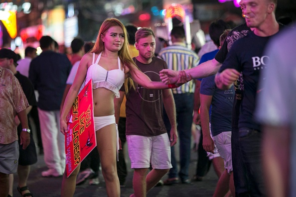 Du lich tinh duc gia tang do hang khong gia re hinh anh