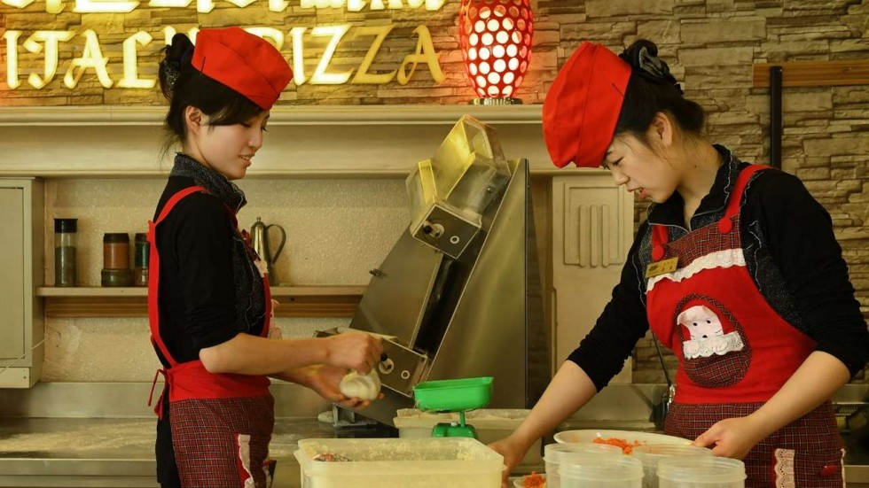 Cuoc song xa hoa cua thanh nien nha giau Binh Nhuong hinh anh