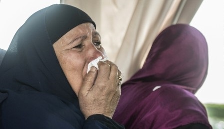 Tim thay thi the va hanh ly nghi tu may bay Ai Cap roi hinh anh