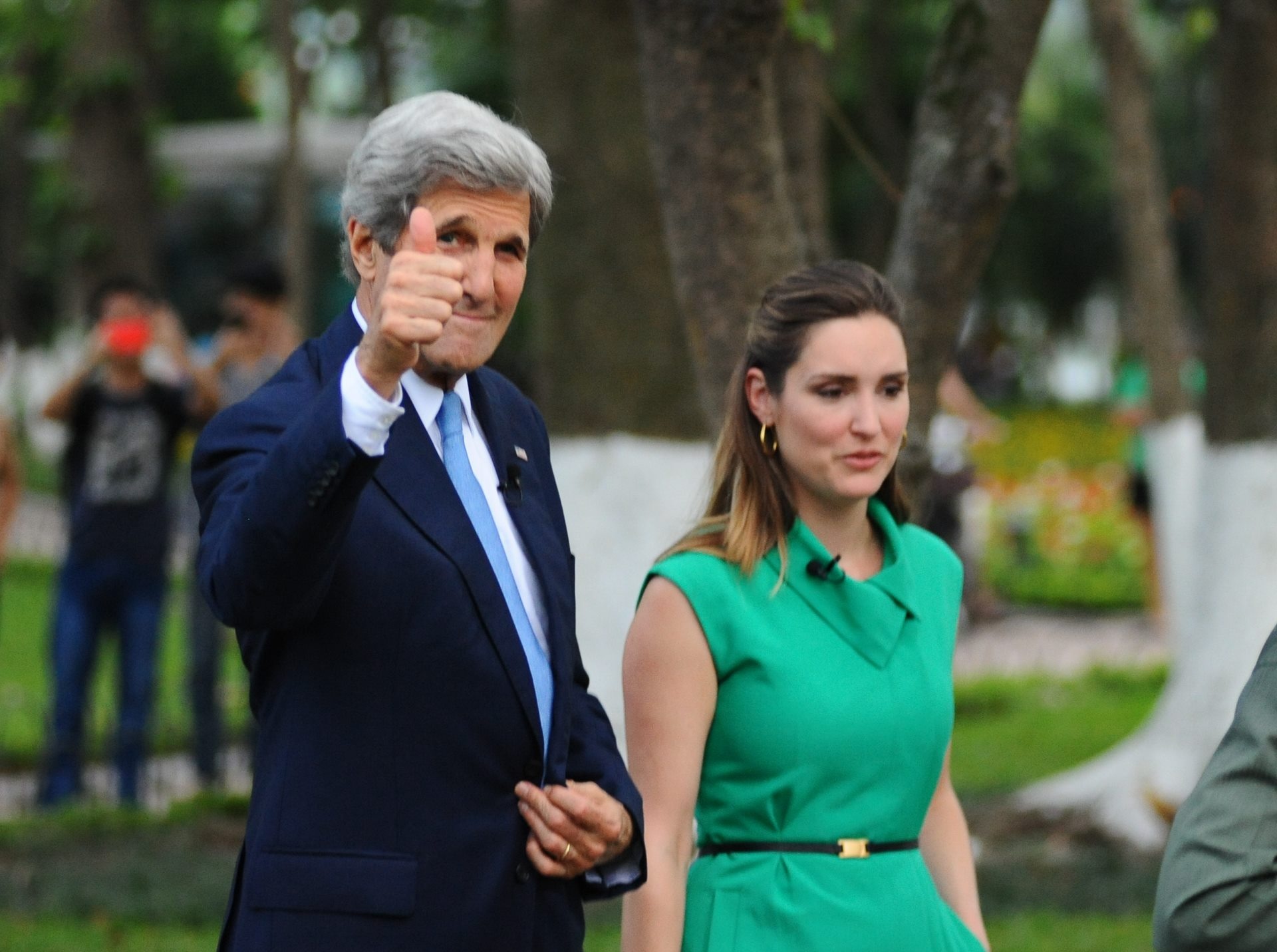 Ngoại trưởng Mỹ dạo Hồ Hoàn Kiếm ảnh 3 Ngoai truong My dao Ho Hoan Kiem anh 3