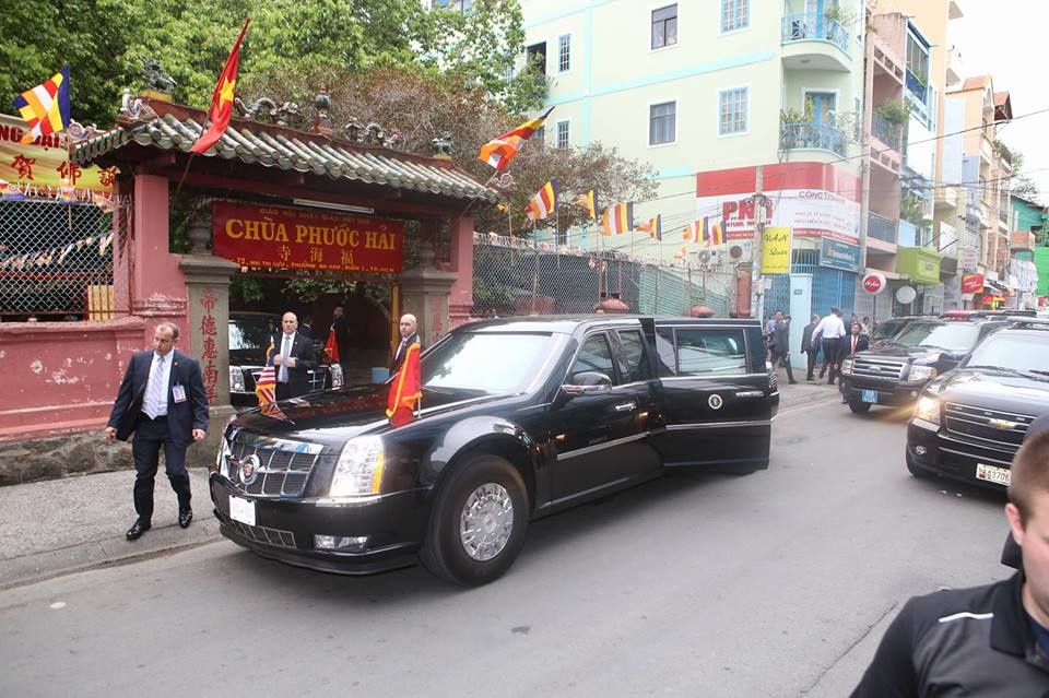 Tong thong Obama tham chua Ngoc Hoang anh 1