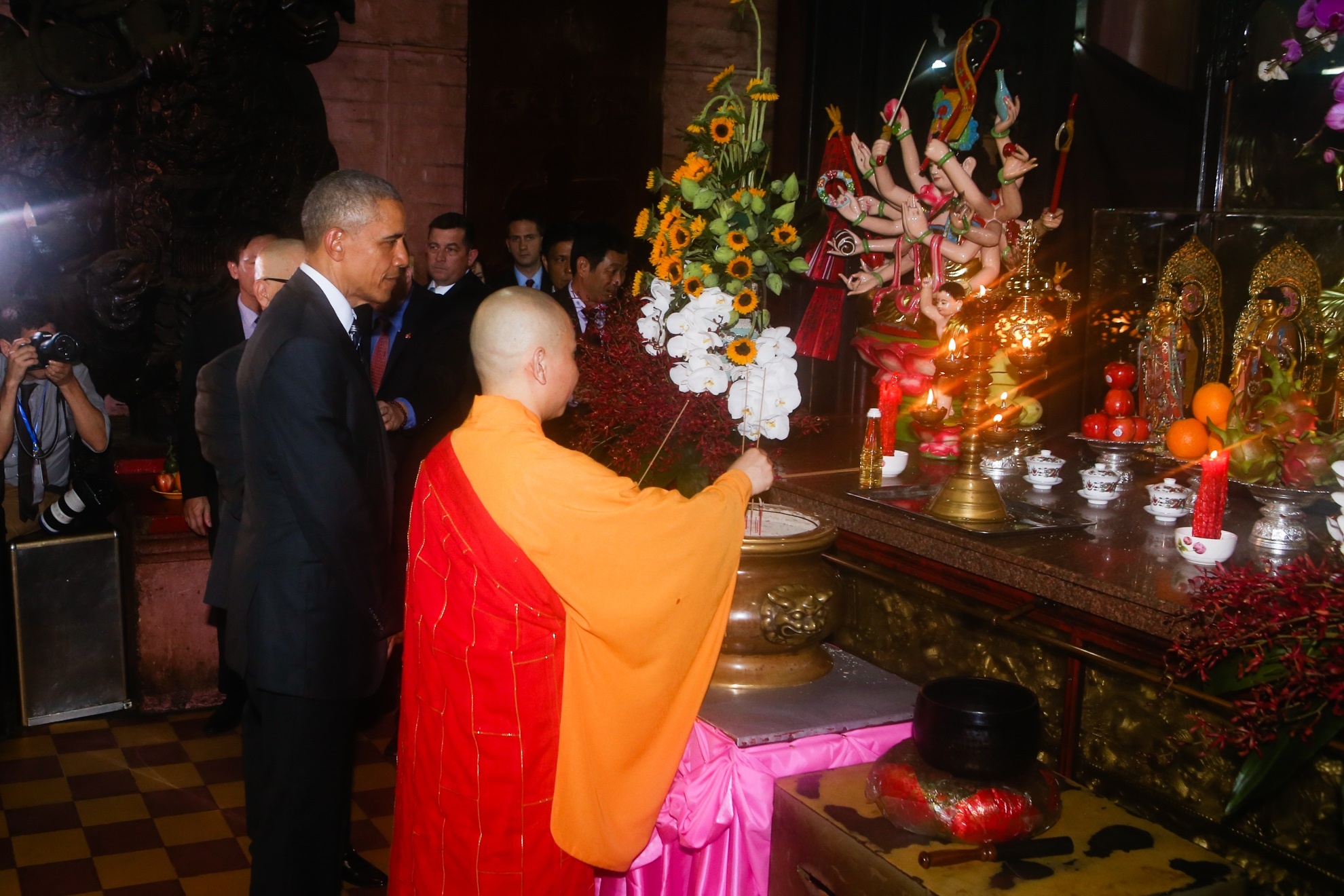 Tong thong Obama tham chua Ngoc Hoang anh 4