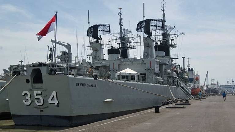 Chien ham Indonesia bat tau ca Trung Quoc hinh anh