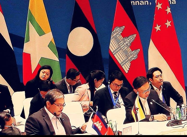 Indonesia giai thich viec ASEAN rut tuyen bo ve Bien Dong hinh anh