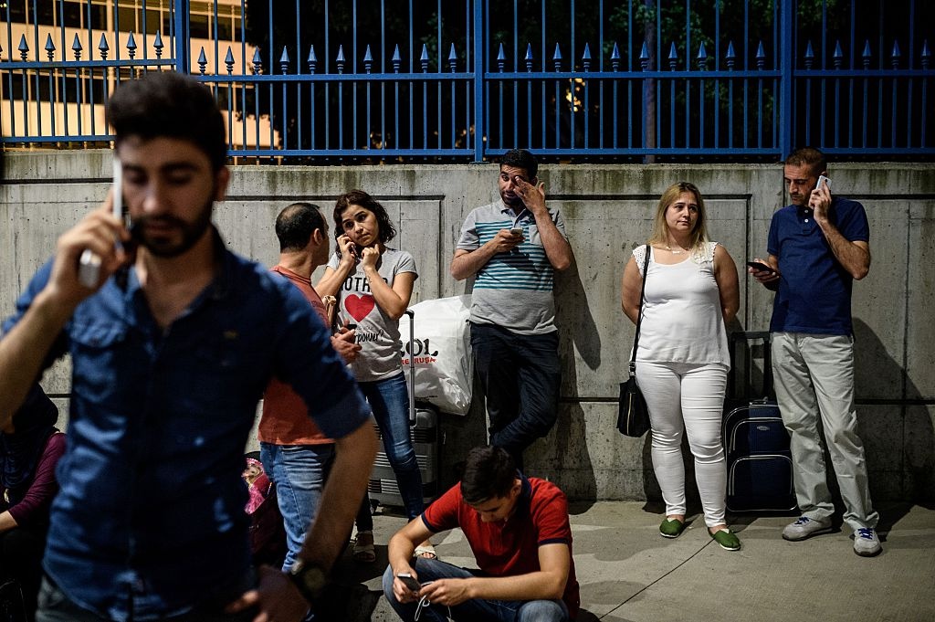 danh bom o san bay Tho Nhi Ky anh 15