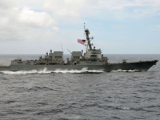 tau chien My tuan tra gan dao nhan tao TQ boi lap anh 1