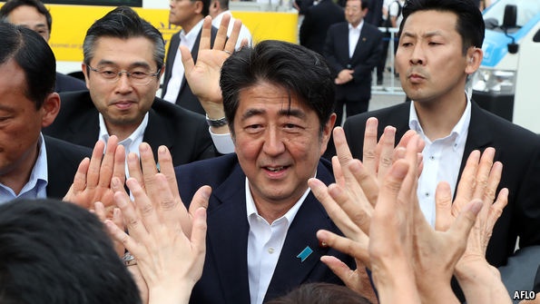 Bau cu thuong vien Nhat: trung cau dan y voi Abenomics hinh anh