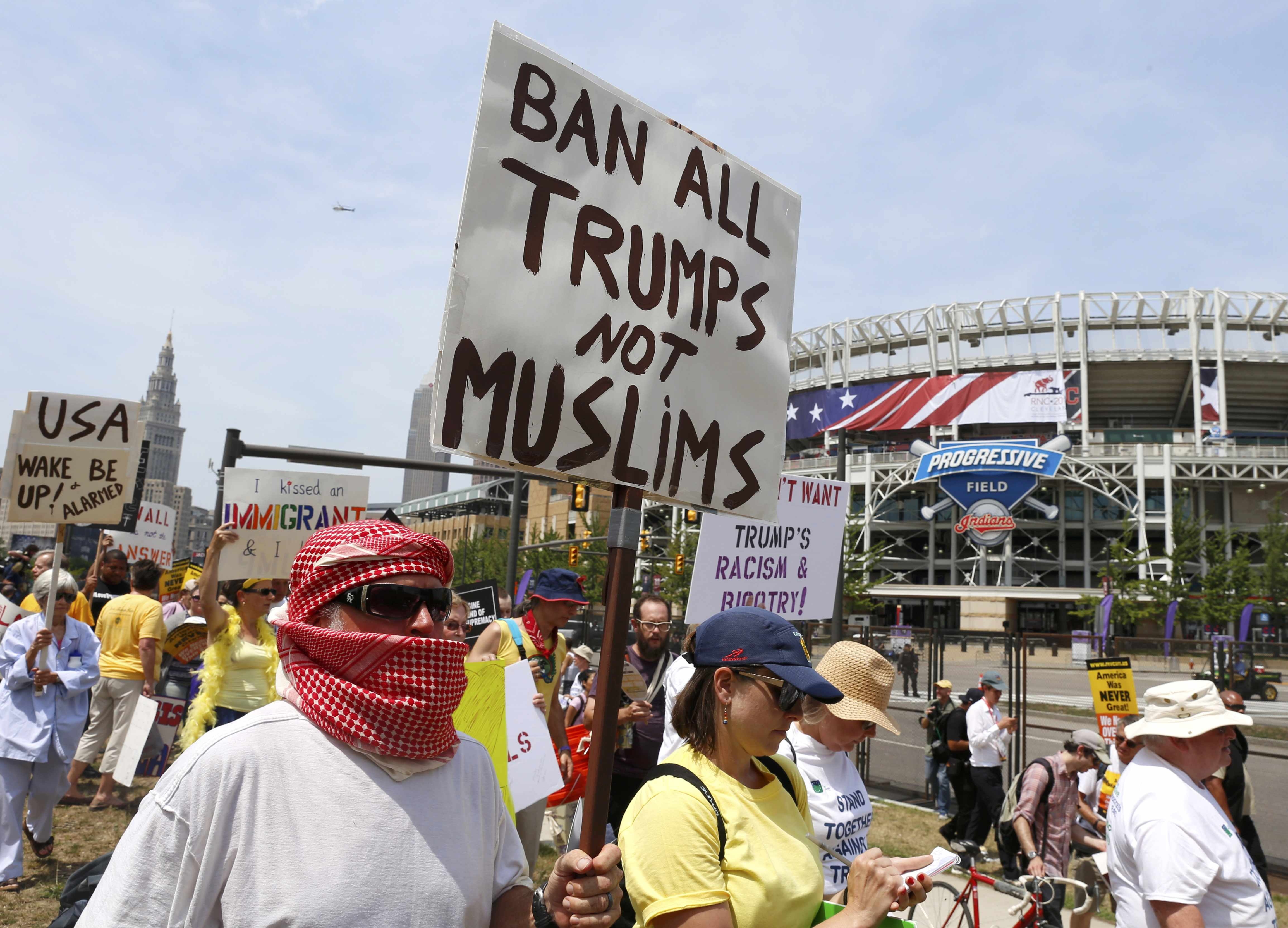 dai hoi hon loan cua dang Cong hoa anh 2