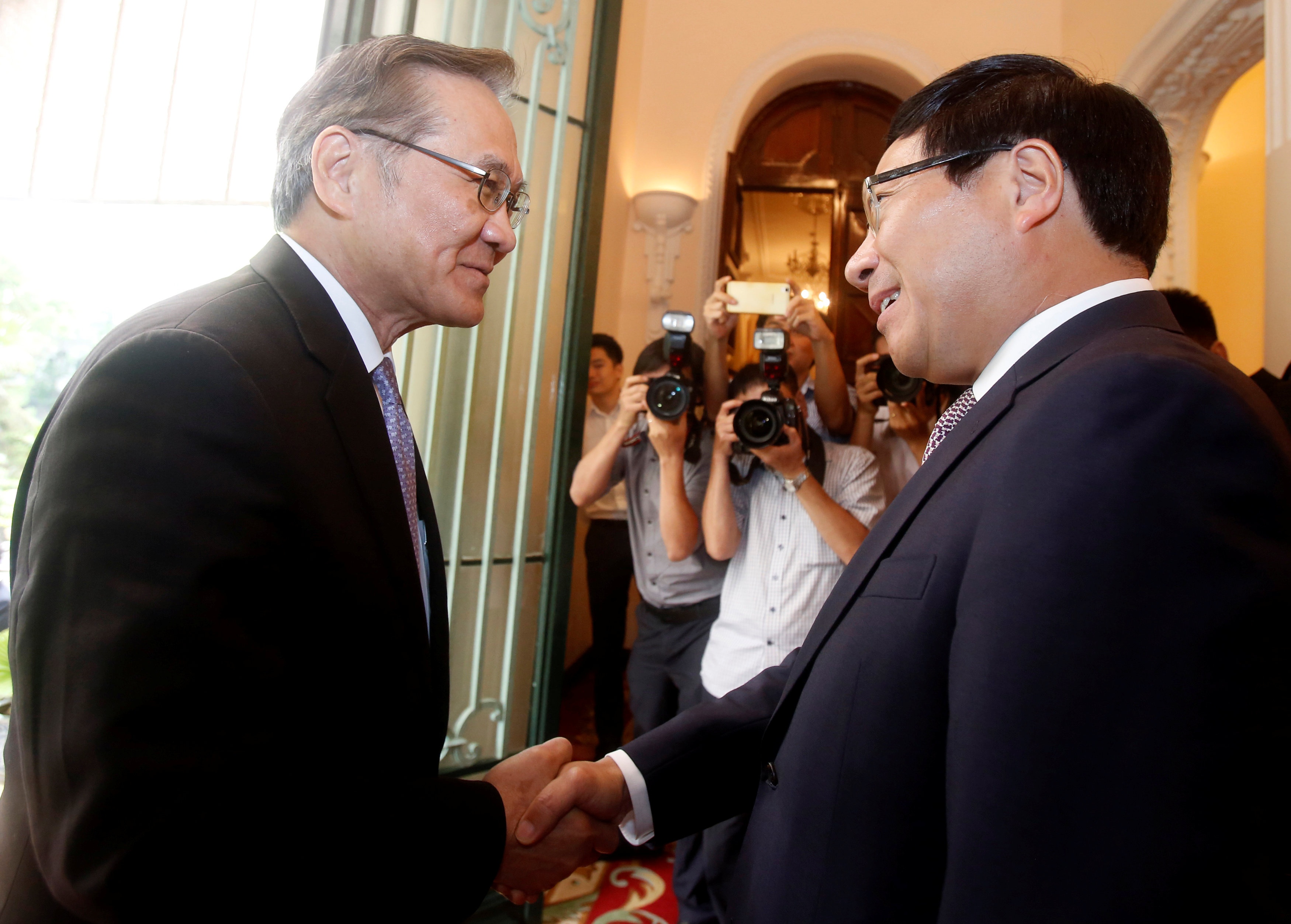 Pho thu tuong de nghi dieu tra vu tau ca bi ban o Thai Lan hinh anh