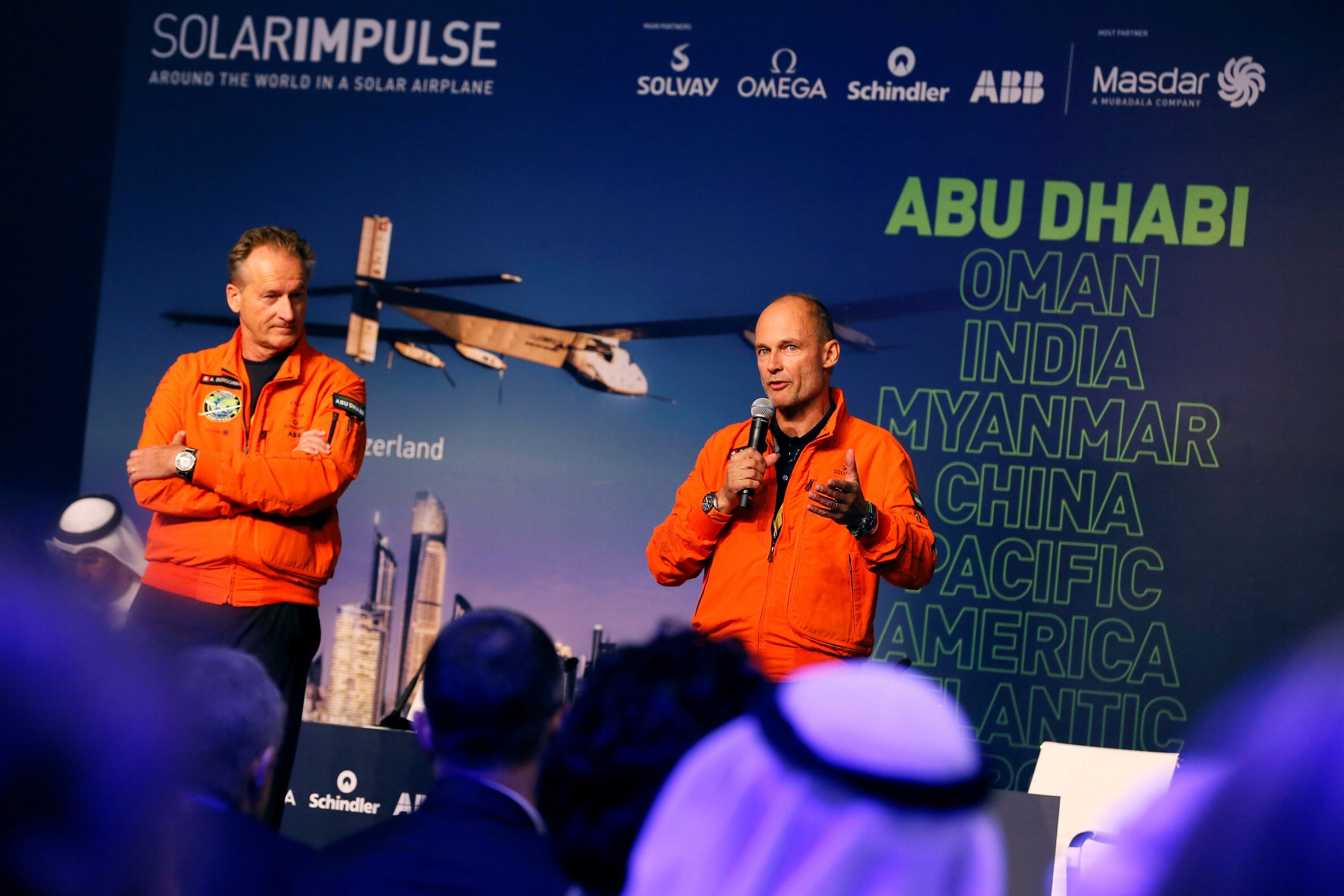 may bay nang luong mat troi anh 12