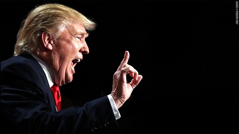 Noi bo phe Trump luc duc, roi vao khung hoang hinh anh