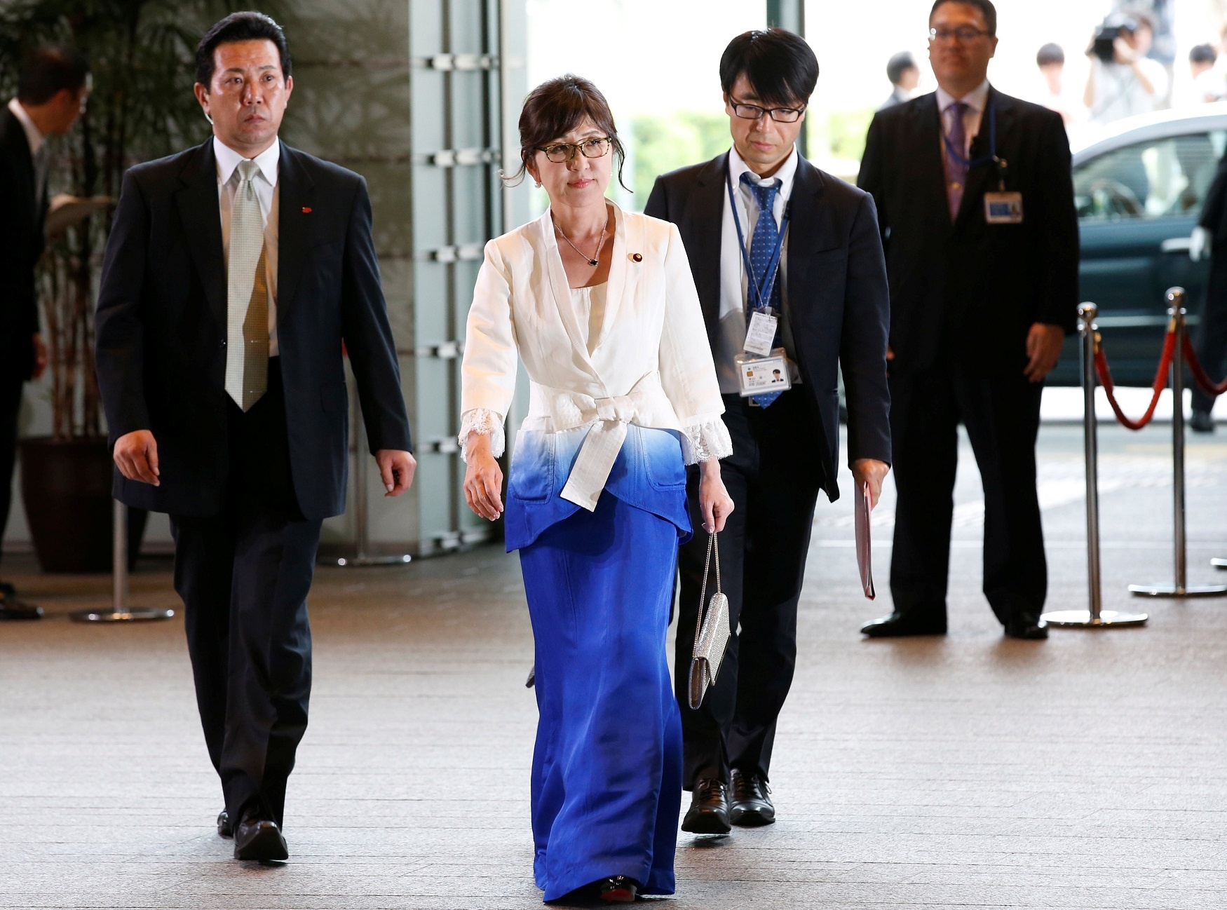 Ve dep bo truong quoc phong Nhat cung ran voi TQ anh 7