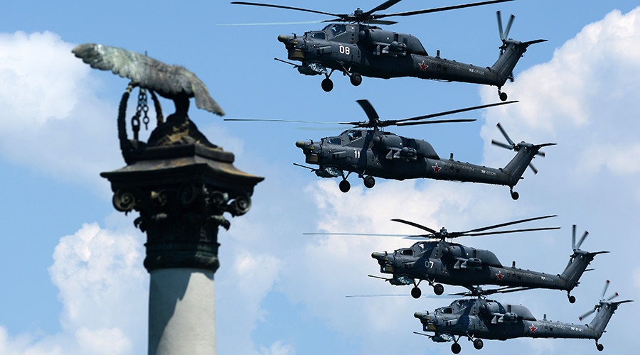 Cang thang leo thang voi Ukraine, Nga tap tran o Bien Den hinh anh