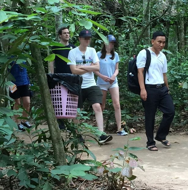 cựu bộ trưởng Anh bắn súng ở TP HCM ảnh 1 cuu bo truong Anh ban sung o TP HCM anh 1