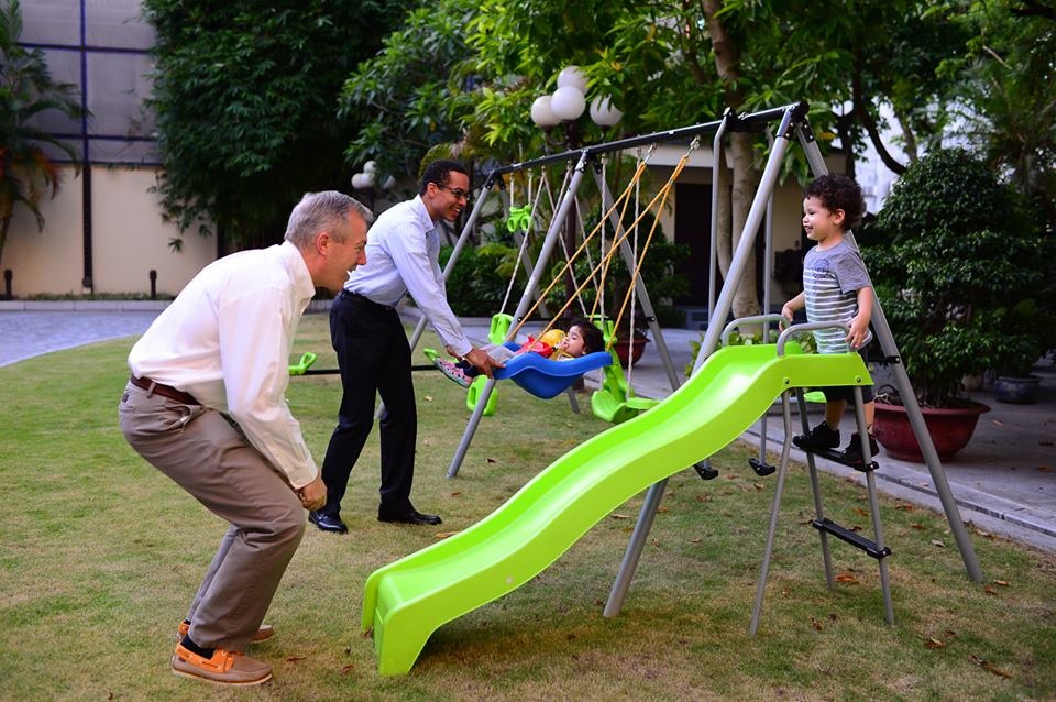 đại sứ Mỹ chia sẻ cách nuôi con ảnh 1 dai su My chia se cach nuoi con anh 1