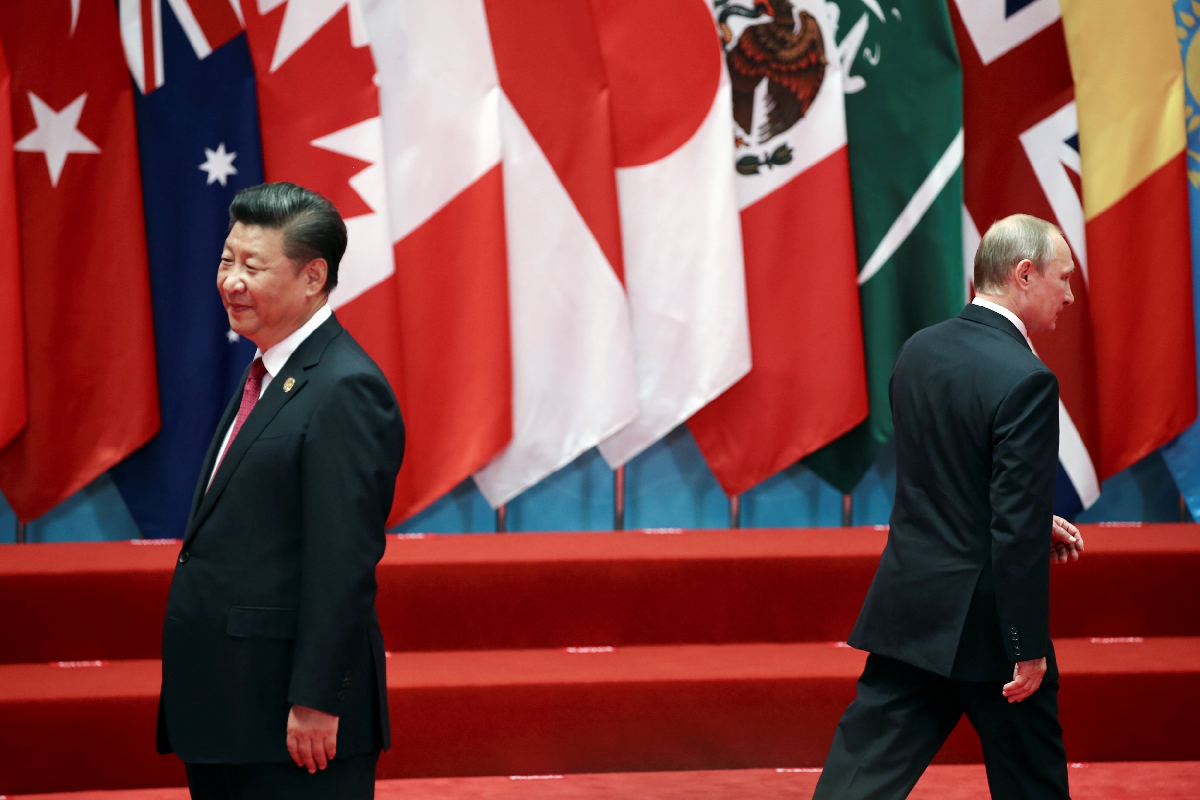 Tong thong Putin tang kem cho Chu tich Trung Quoc hinh anh