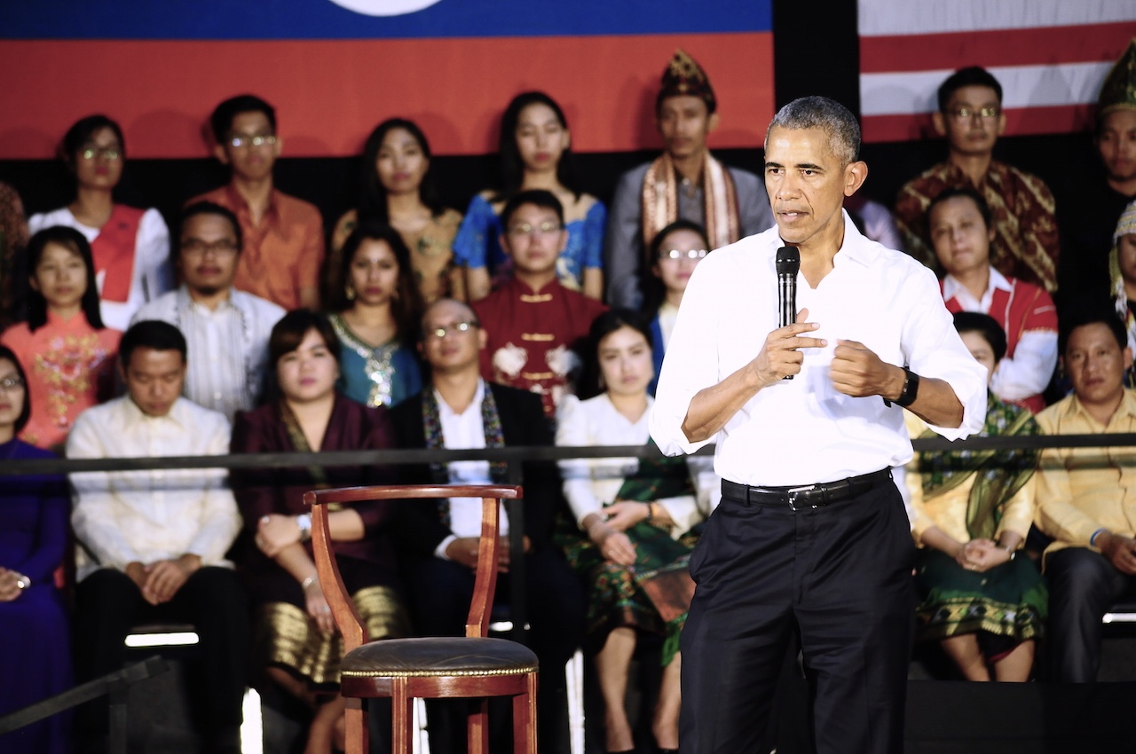 ban tre Viet bat tay tong thong Obama anh 2