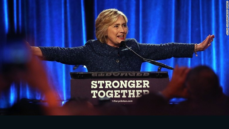 Ba Clinton hoi tiec vi noi nguoi ung ho Trump 'dang khinh' hinh anh