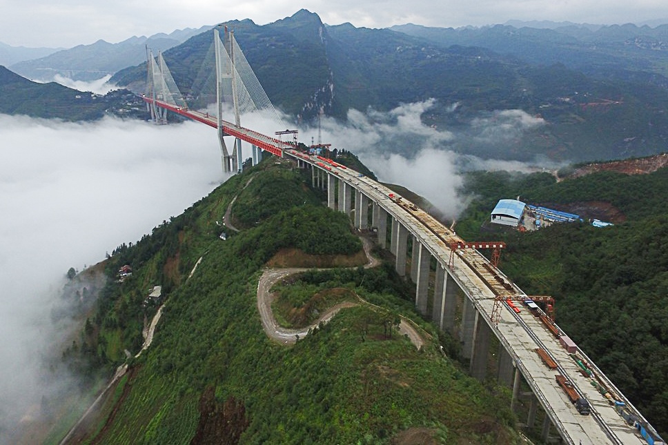 Trung Quoc sap co cay cau cao nhat the gioi hinh anh