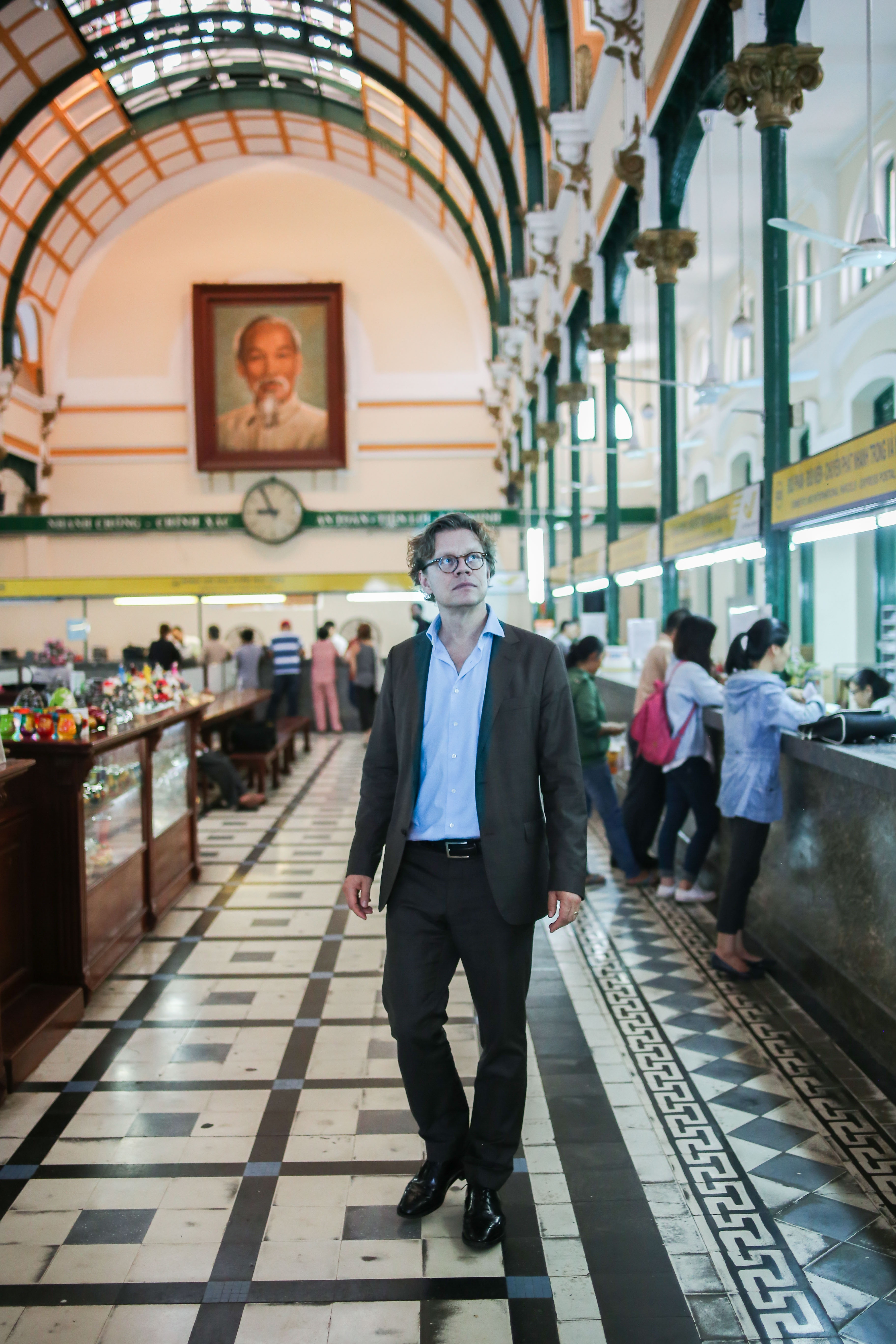 tân đại sứ Thụy Điển uống cà phê sữa đá vỉa hè ảnh 1 tan dai su Thuy Dien uong ca phe sua da via he anh 1