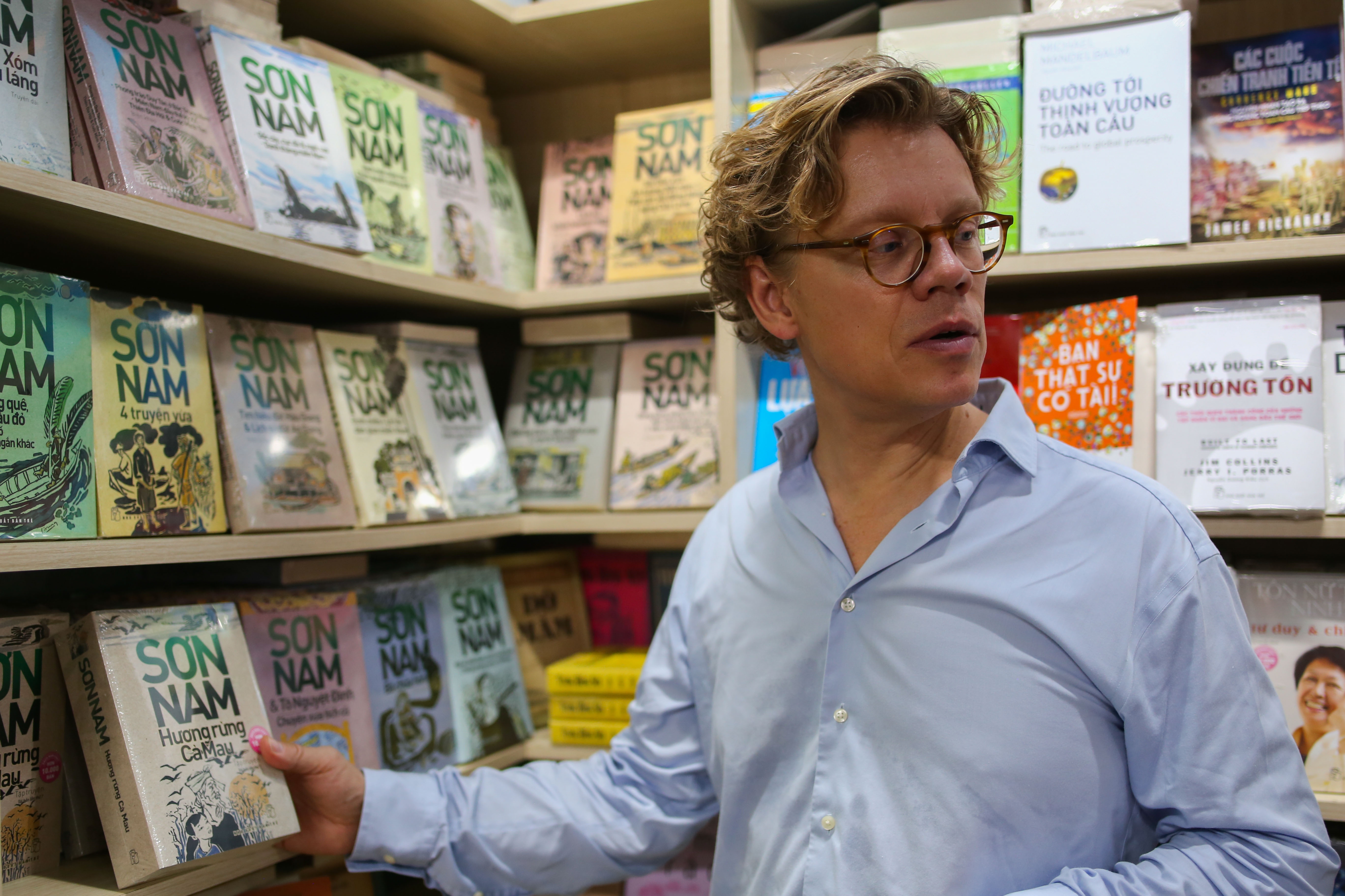 tân đại sứ Thụy Điển uống cà phê sữa đá vỉa hè ảnh 9 tan dai su Thuy Dien uong ca phe sua da via he anh 9