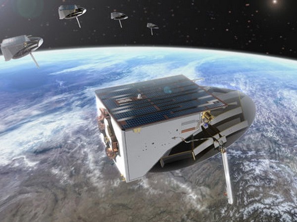 Nhat lan dau che tao ve tinh radar quan su cho Viet Nam hinh anh