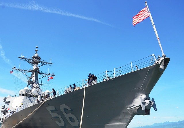 Tau chien My den Da Nang dien tap tim kiem cuu nan hinh anh