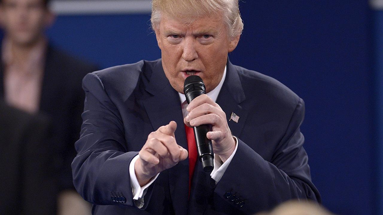 Noi chien phe Cong hoa: Trump tan cong 'xieng xich' dang hinh anh