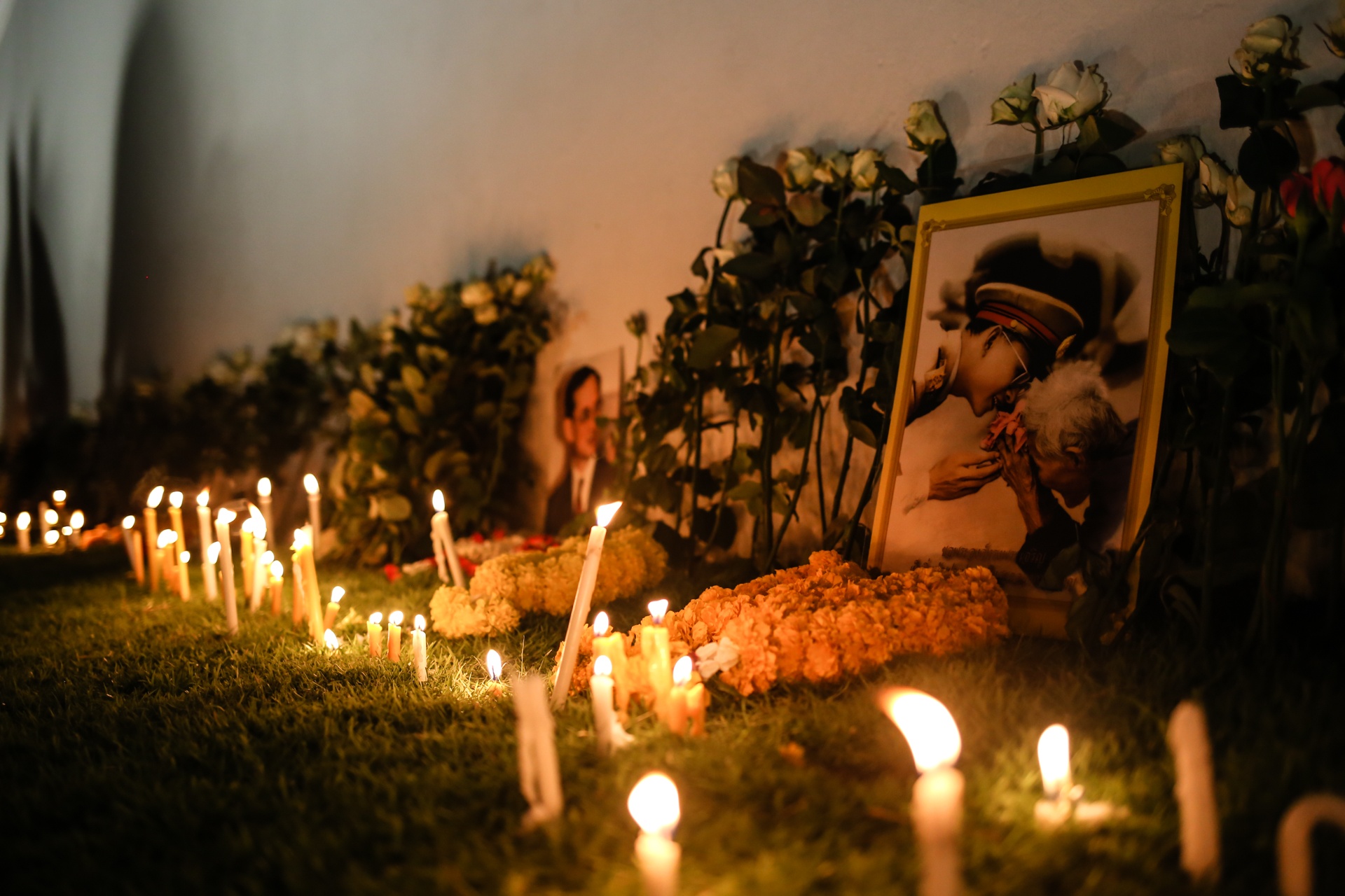 thap nen tuong nho Quoc vuong Bhumibol anh 5