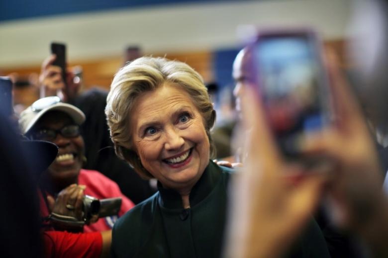 Ba Clinton co 95% co hoi chien thang, bo xa Donald Trump hinh anh