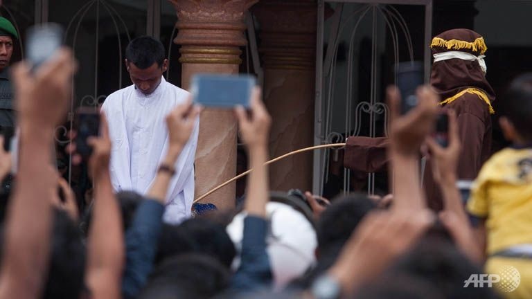 Hoang tu Saudi Arabia bi tong giam, phat don hinh anh