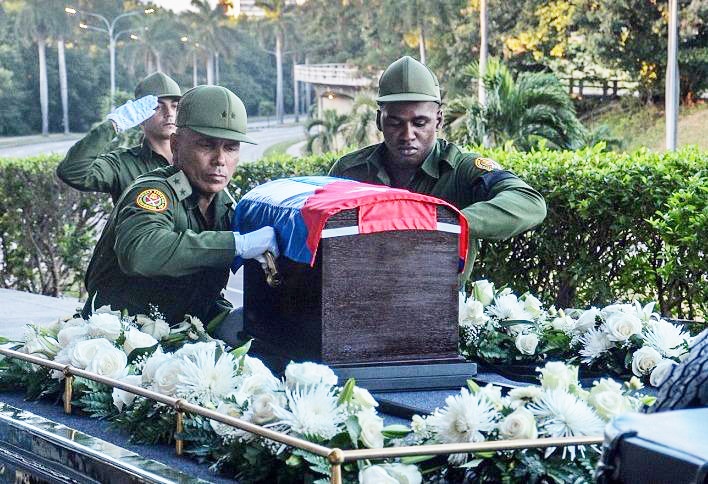 Hanh trinh cuoi cung cua lanh tu Fidel Castro ve noi an nghi hinh anh