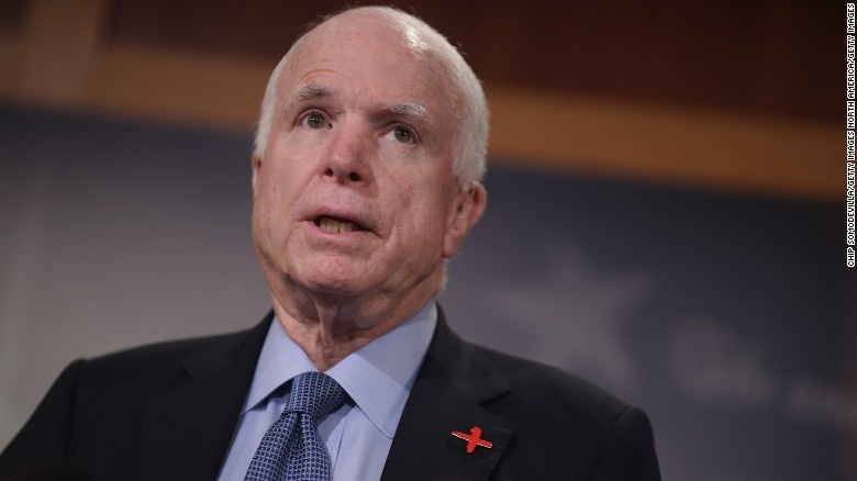 cuộc đối đầu Trump - McCain ảnh 2 cuoc doi dau Trump - McCain anh 2