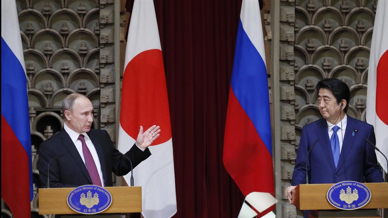 Ong Putin khien thu tuong Abe xau mat anh 1