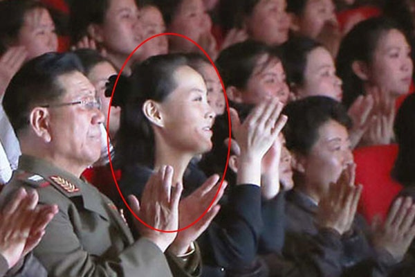 vợ Kim Jong Un đối đầu em gái ảnh 2 vo Kim Jong Un doi dau em gai anh 2