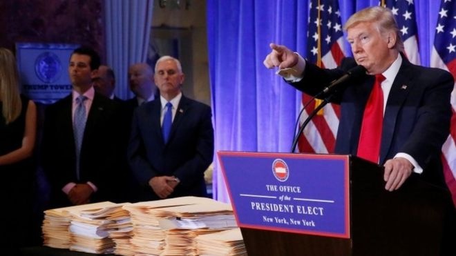 Ong Trump chi trich ba Clinton ‘toi loi chong chat’ hinh anh