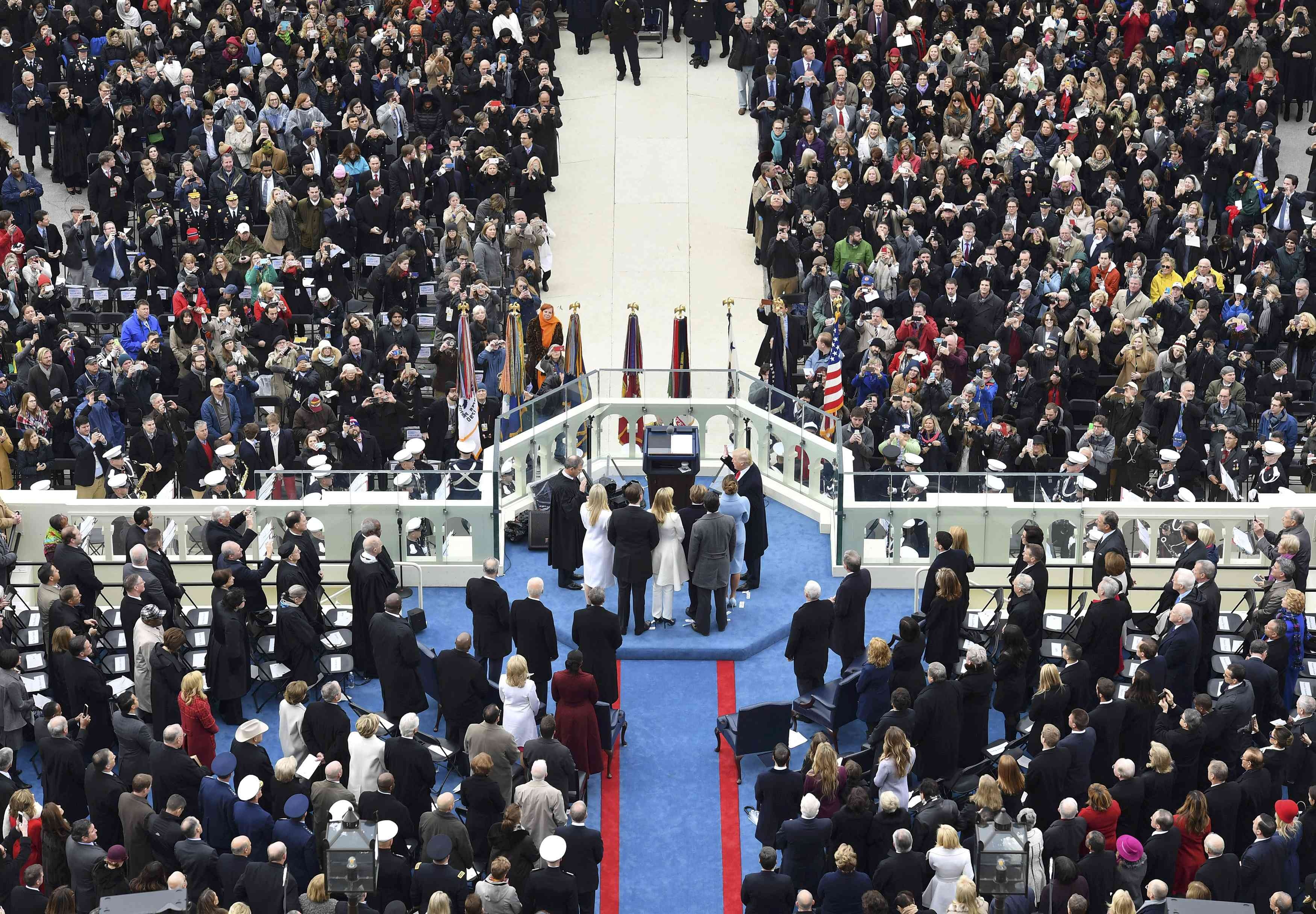 hinh anh le nham chuc cua Trump anh 10