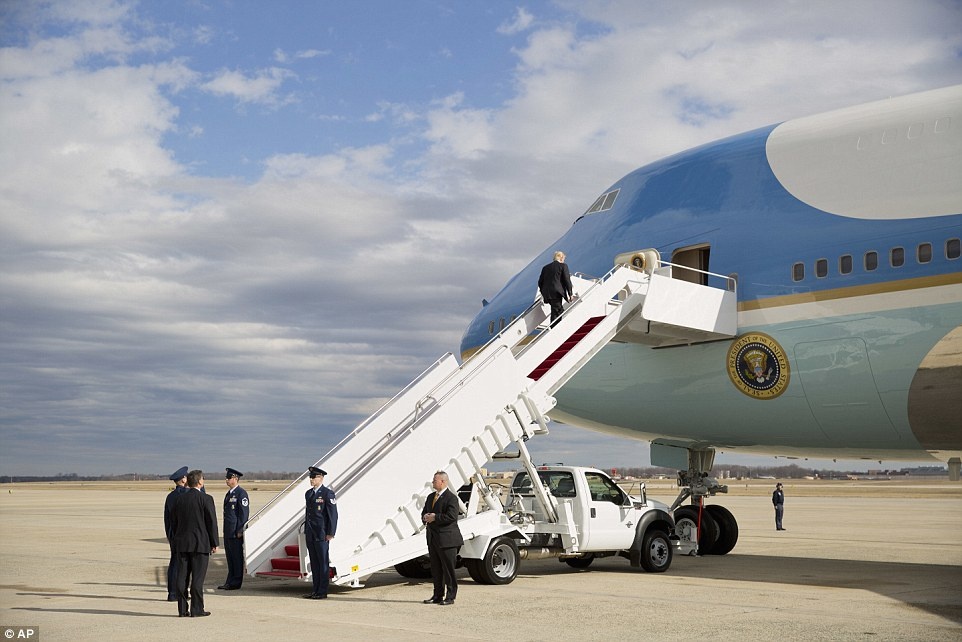 phong lam viec cua Trump tren Air Force One anh 5