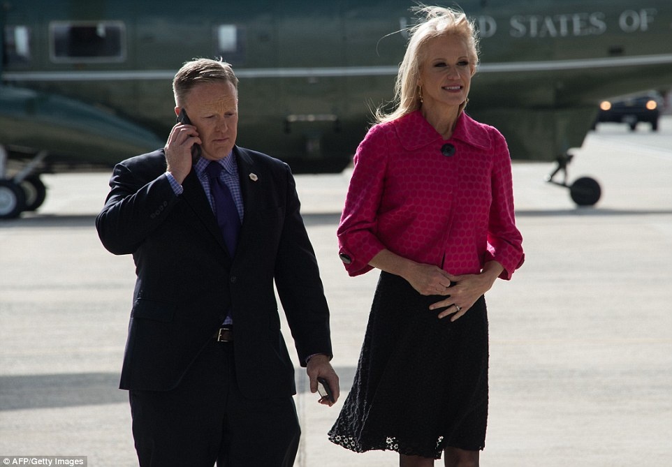 phong lam viec cua Trump tren Air Force One anh 7